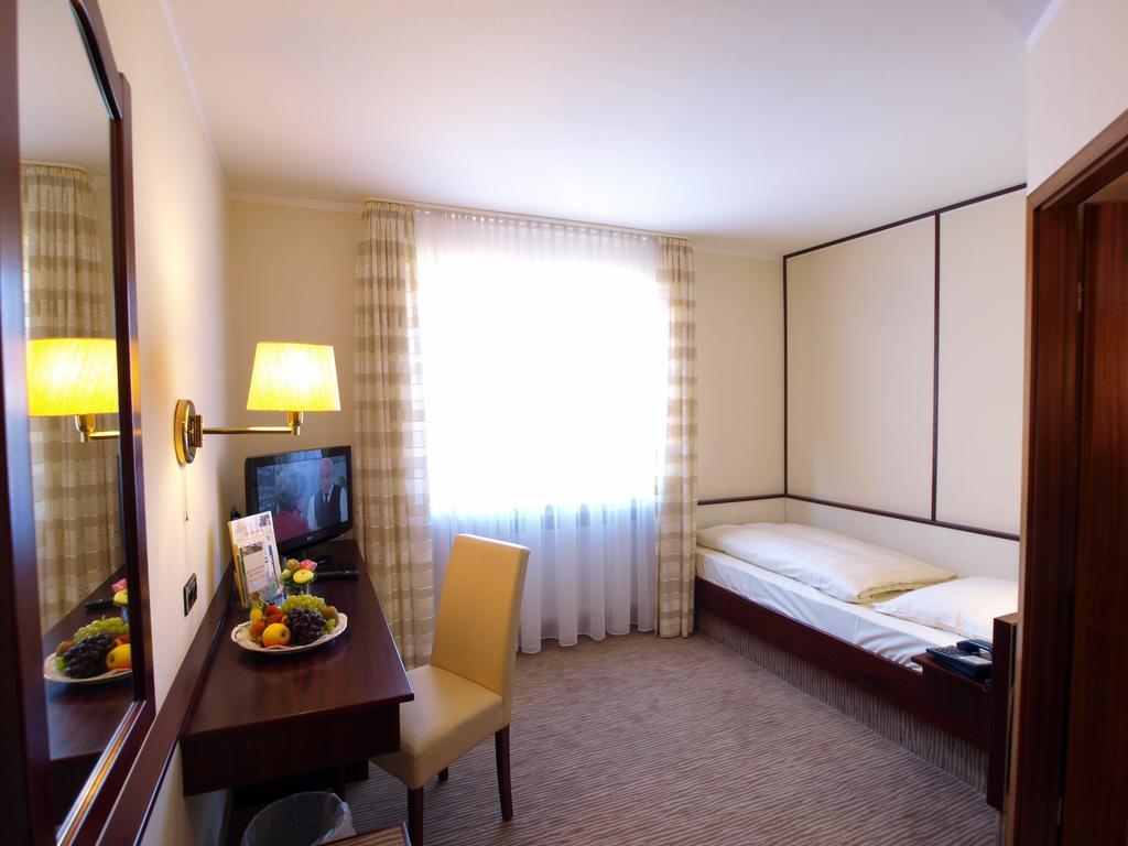 Hotel Landhaus Silbertanne Rotenburg an der Fulda Εξωτερικό φωτογραφία