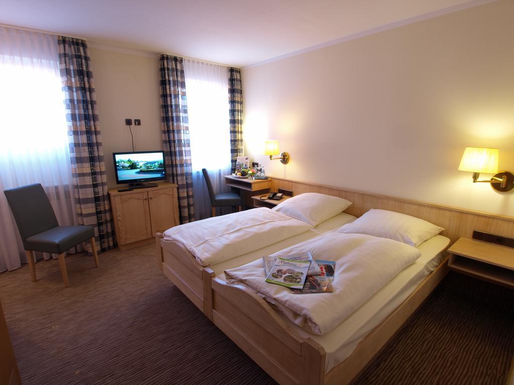 Hotel Landhaus Silbertanne Rotenburg an der Fulda Εξωτερικό φωτογραφία